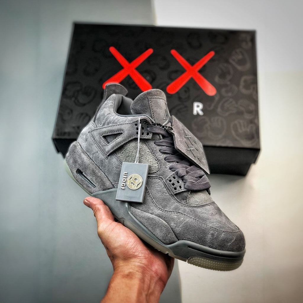 NIKE AIR JORDAN 4 RETRO KAWS