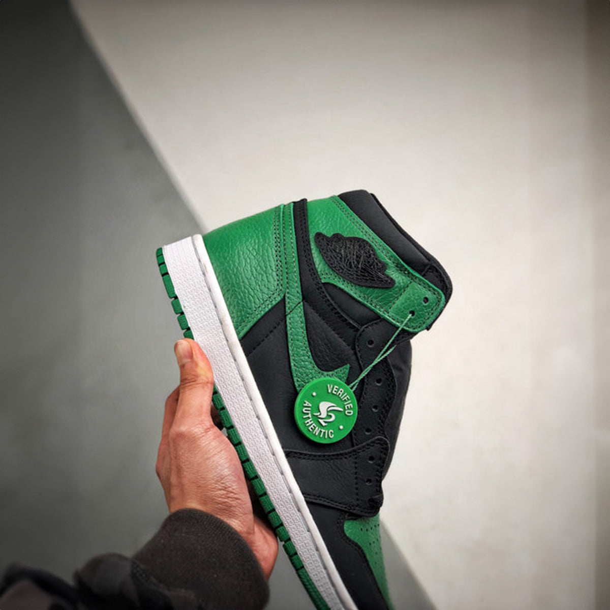 NIKE AIR JORDAN RETRO 1 HIGH PINE GREEN