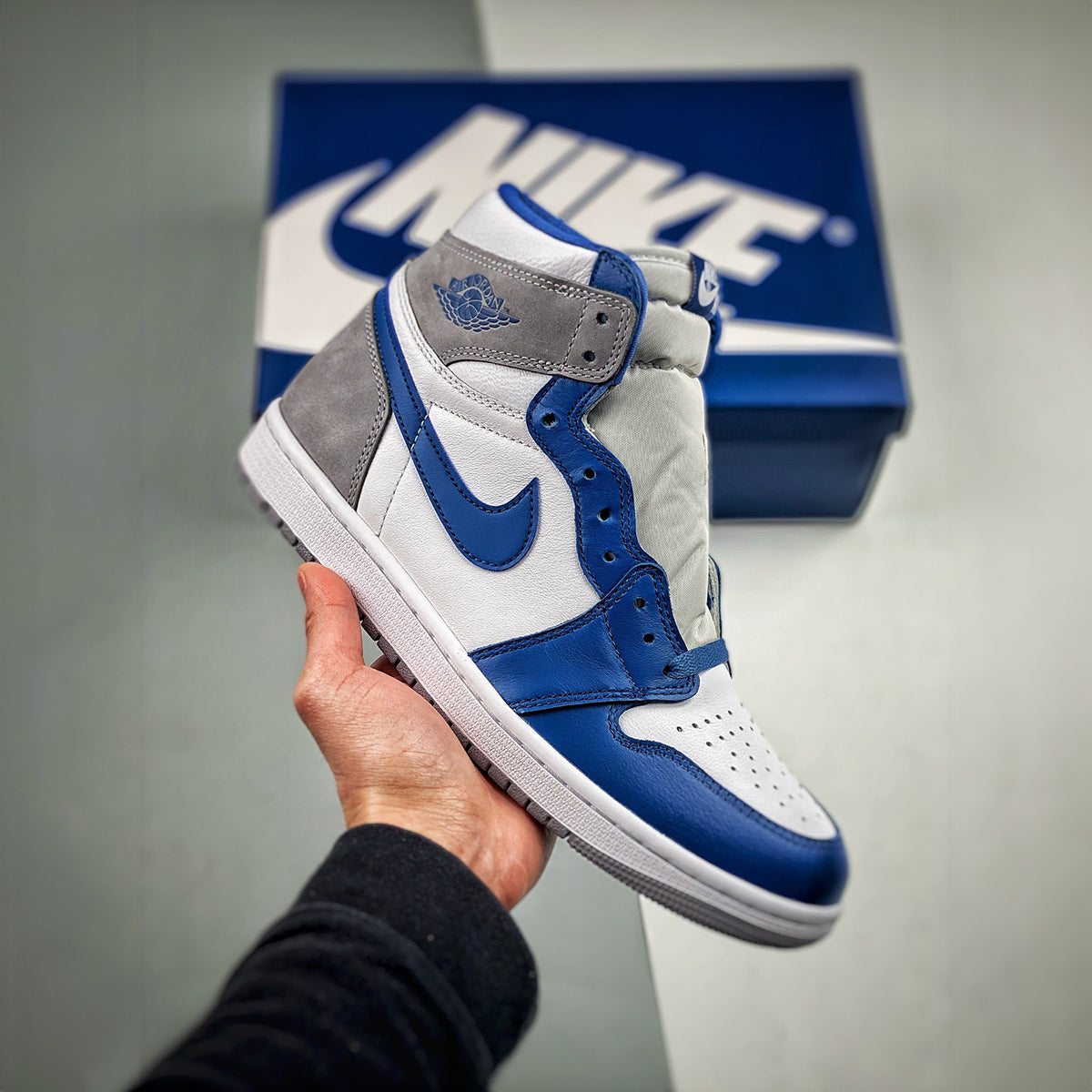 NIKE AIR JORDAN RETRO 1 HIGH TRUE BLUE