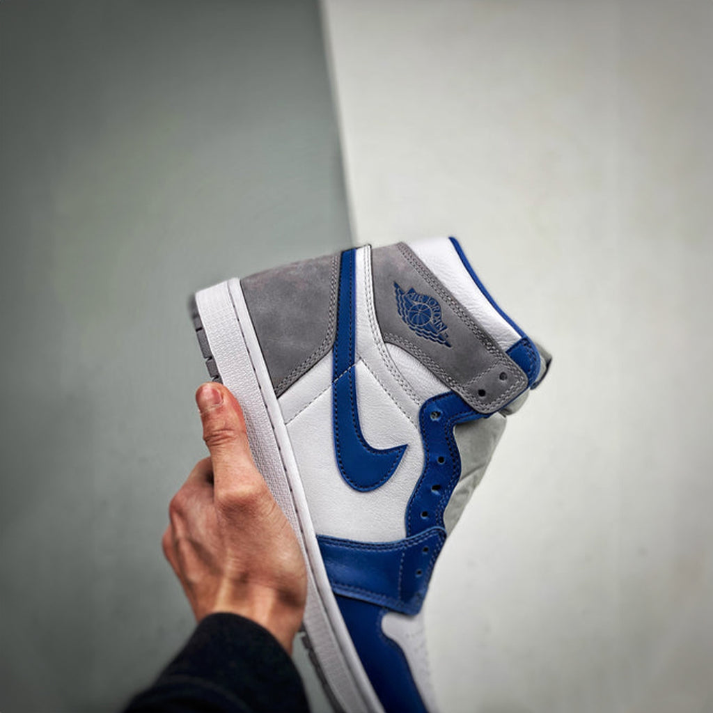 NIKE AIR JORDAN RETRO 1 HIGH TRUE BLUE