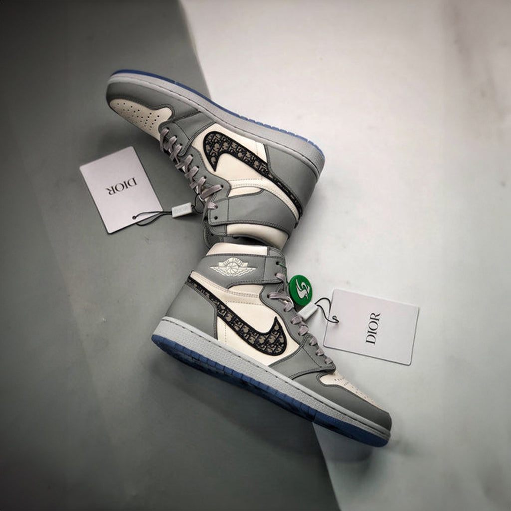 NIKE AIR JORDAN RETRO 1 HIGH DIOR