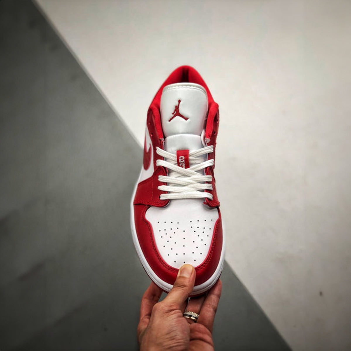 NIKE AIR JORDAN RETRO 1 LOW GYM RED WHITE