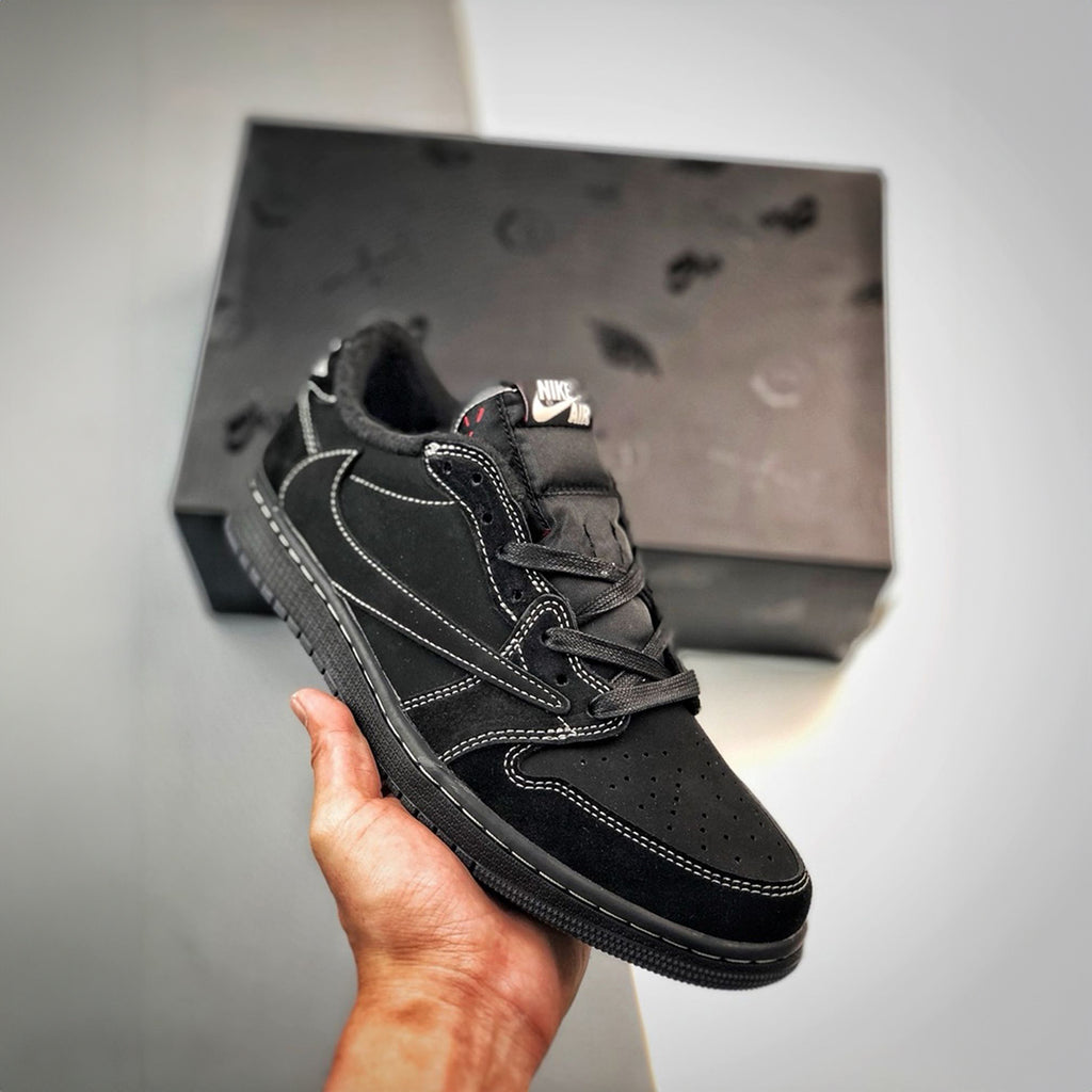 NIKE AIR JORDAN RETRO 1 LOW TRAVIS SCOTT BLACK PHANTOM