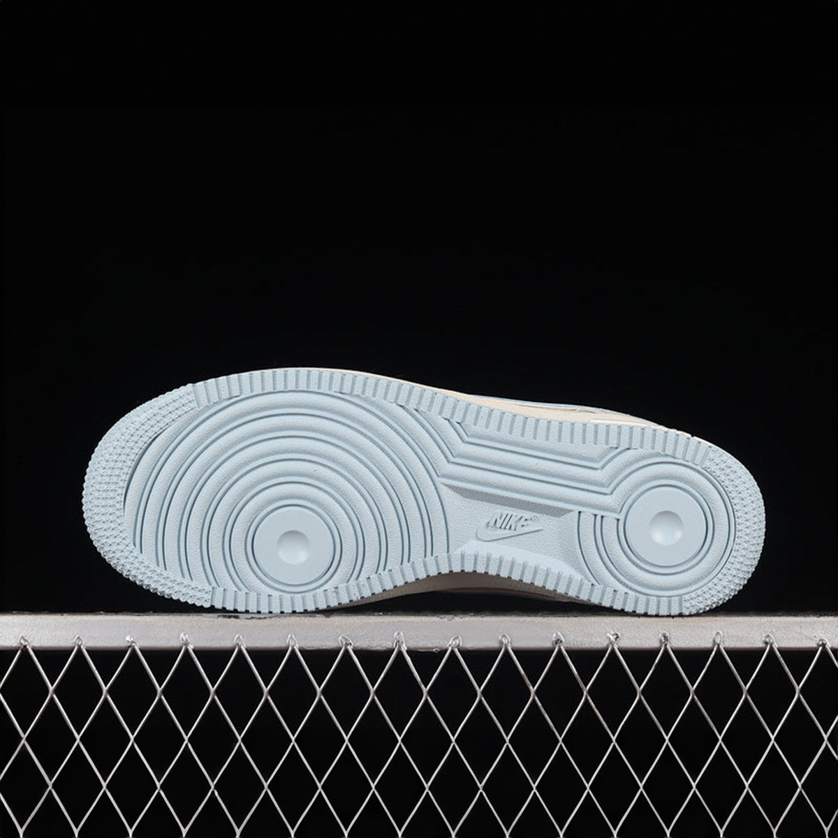 NIKE AIR FORCE 1 KEEP FRESH