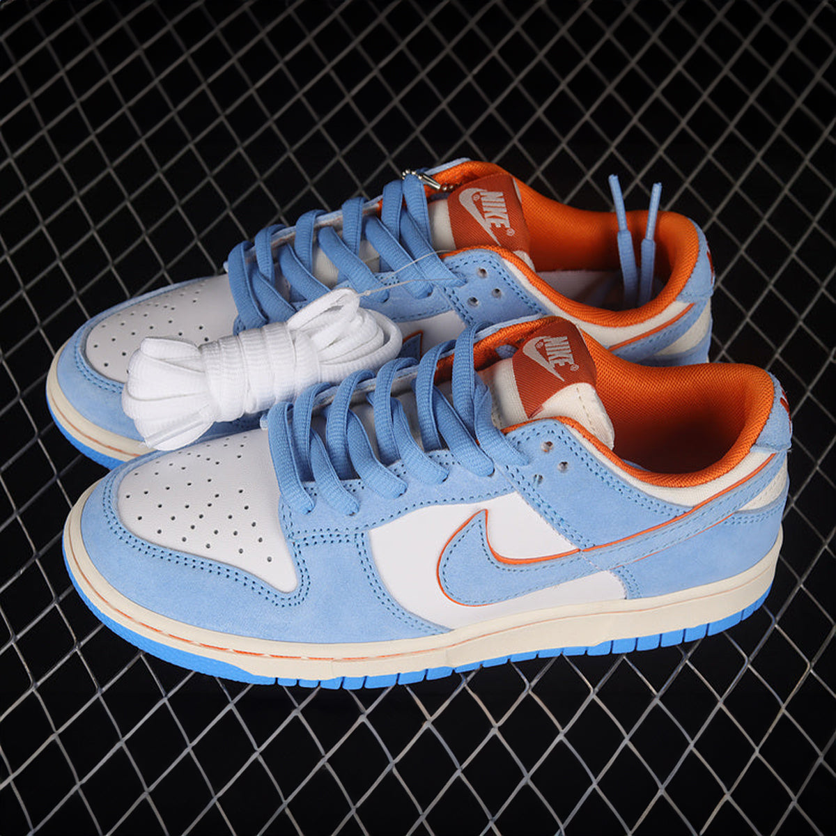 NIKE SB DUNK LOW OTOMO KATSUHIRO BLUE ORANGE