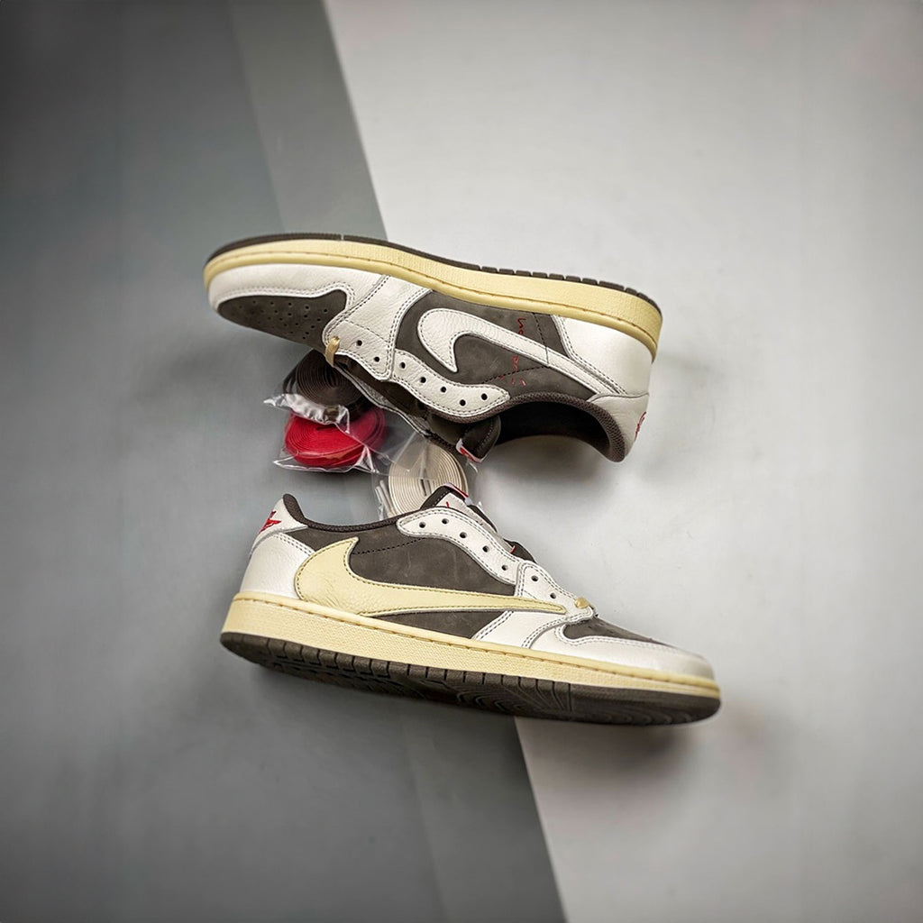 NIKE AIR JORDAN RETRO 1 LOW TRAVIS SCOTT REVERSE MOCHA