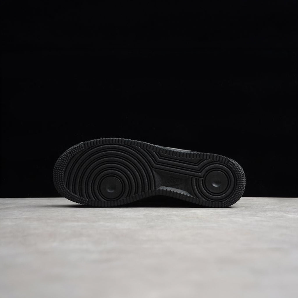 NIKE AIR FORCE 1 UTILITY BLACK WHITE