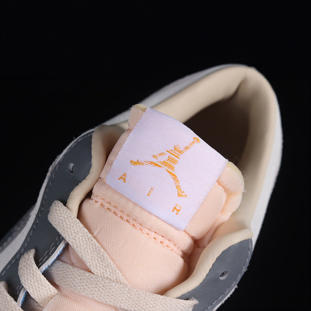 NIKE AIR JORDAN RETRO 1 LOW TOKYO VINTAGE