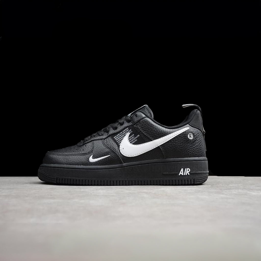 NIKE AIR FORCE 1 UTILITY BLACK WHITE