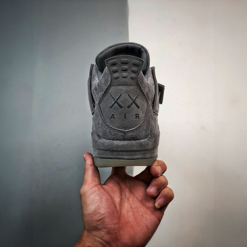 NIKE AIR JORDAN 4 RETRO KAWS