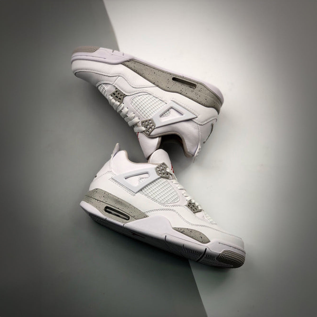 NIKE AIR JORDAN 4 RETRO OREO