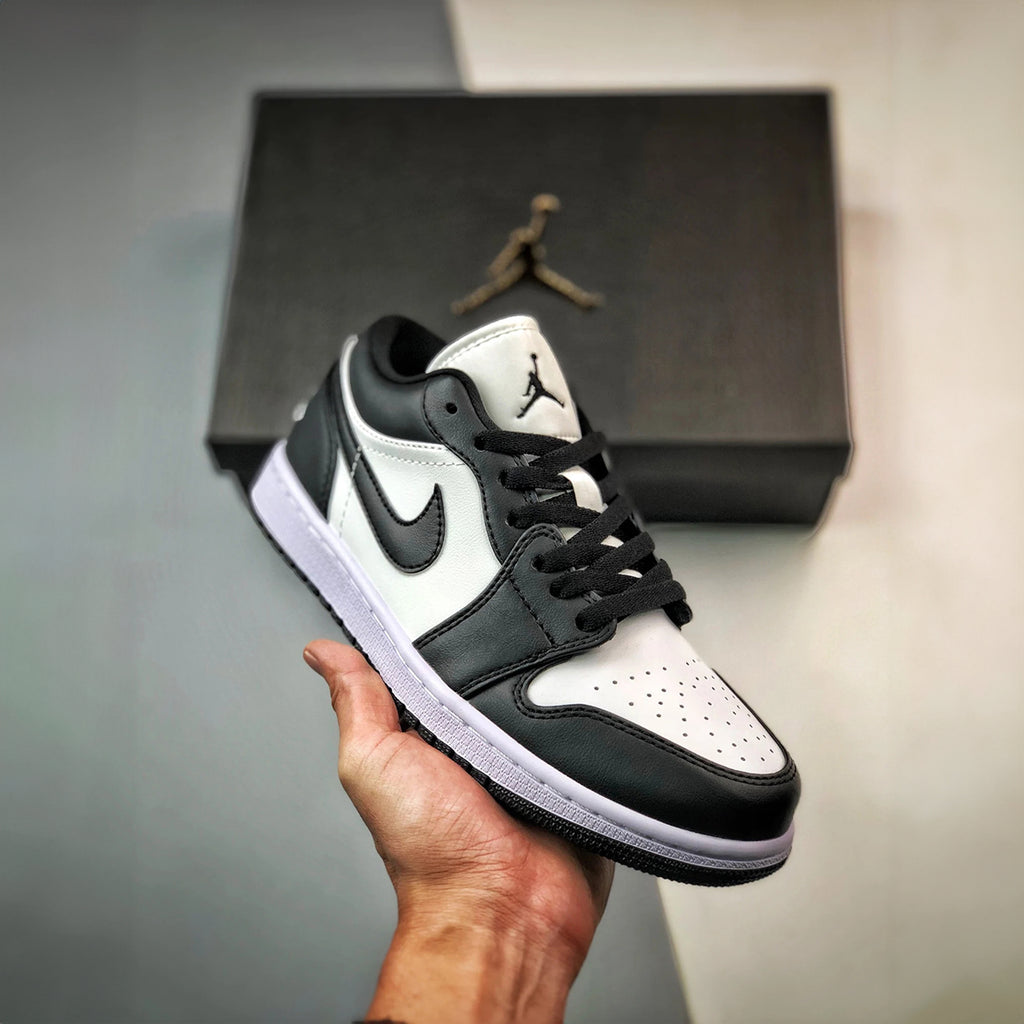 NIKE AIR JORDAN RETRO 1 LOW PANDA
