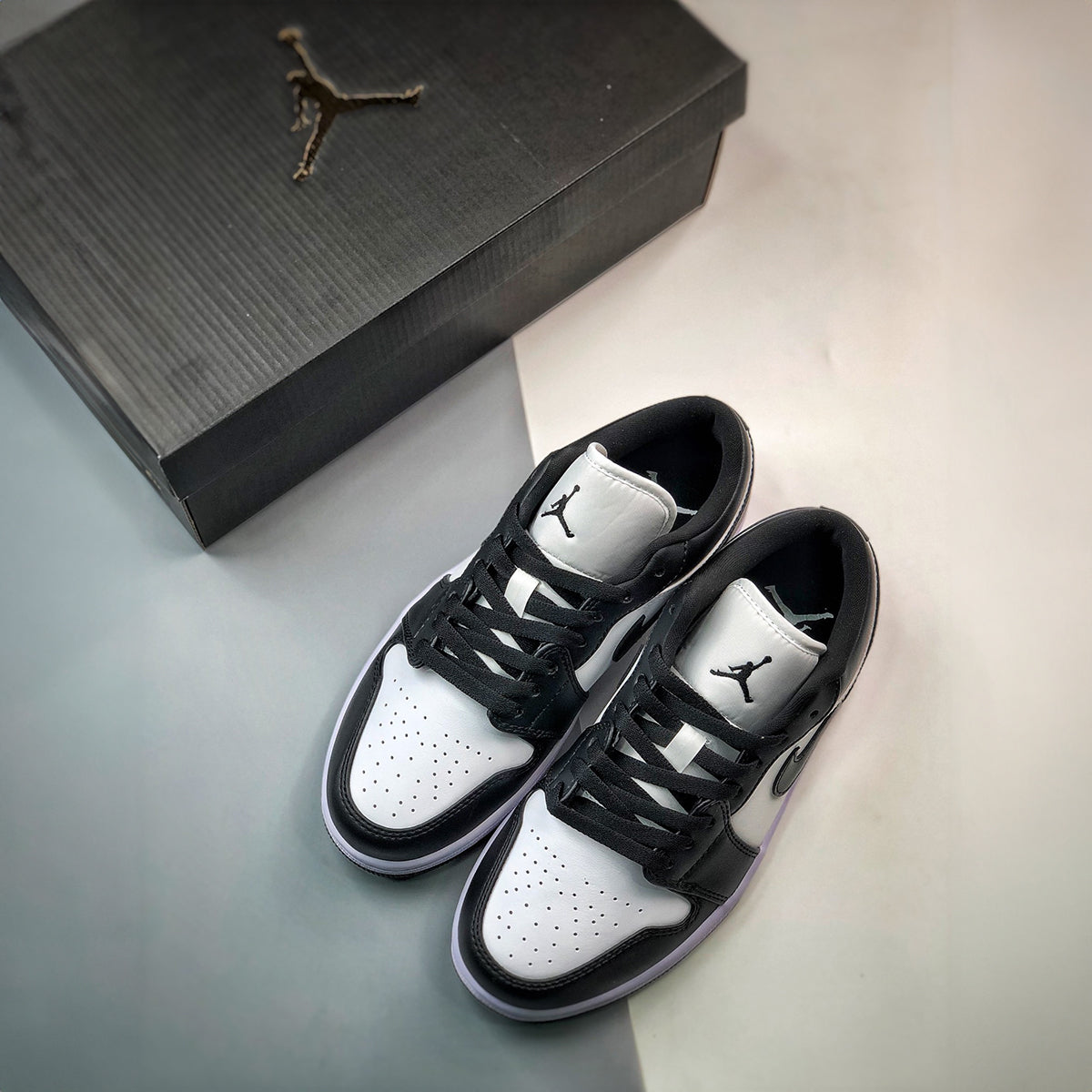 NIKE AIR JORDAN RETRO 1 LOW PANDA