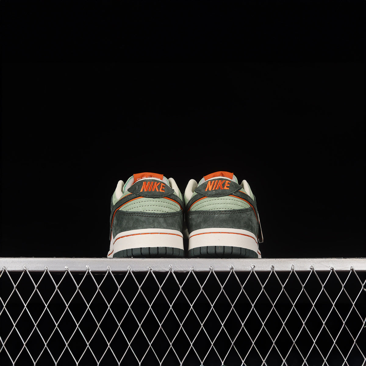 NIKE SB DUNK LOW OTOMO KATSUHIRO GREEN ORANGE