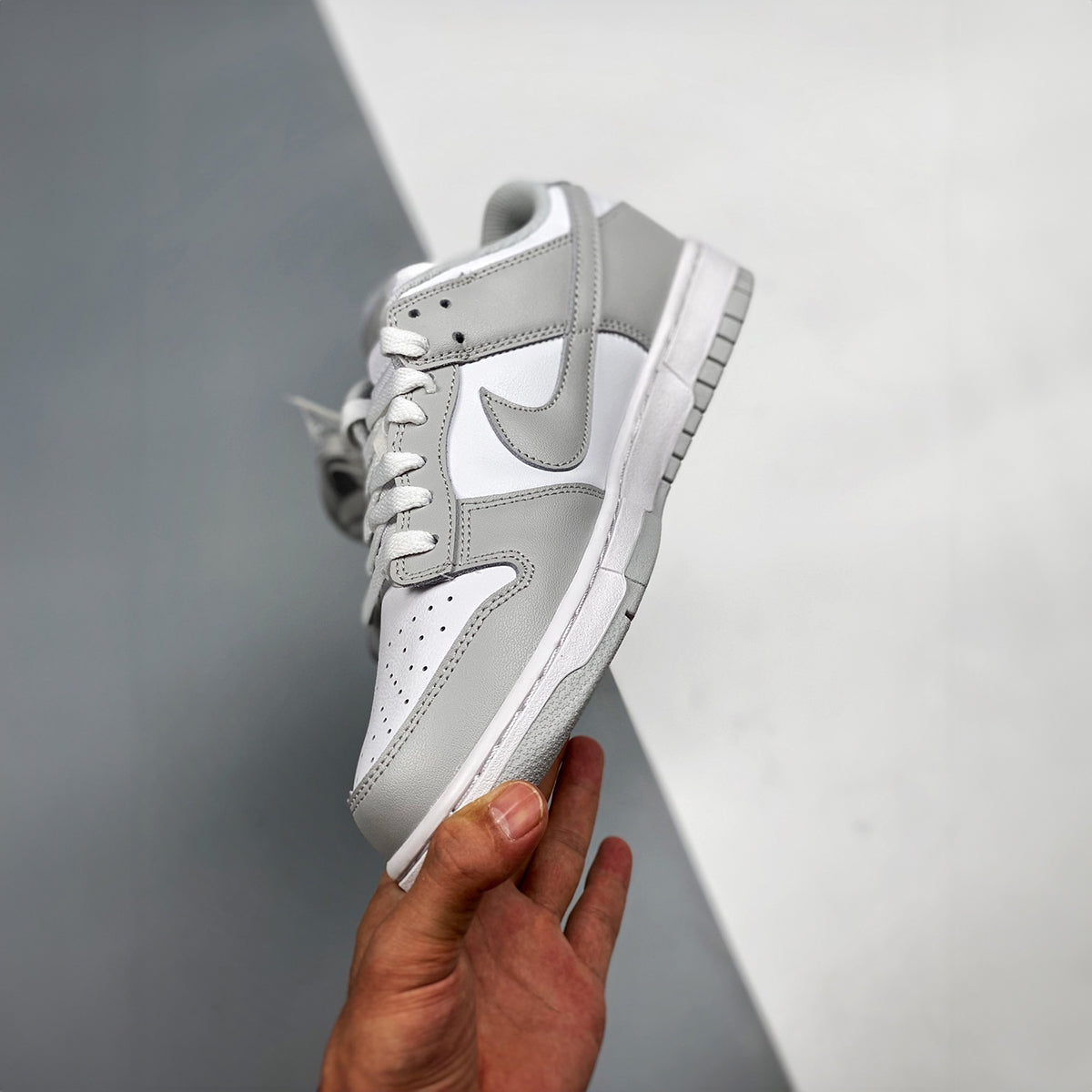 NIKE SB DUNK LOW FOG GREY