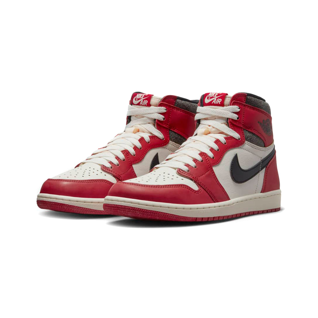 NIKE AIR JORDAN RETRO 1 HIGH CHICAGO