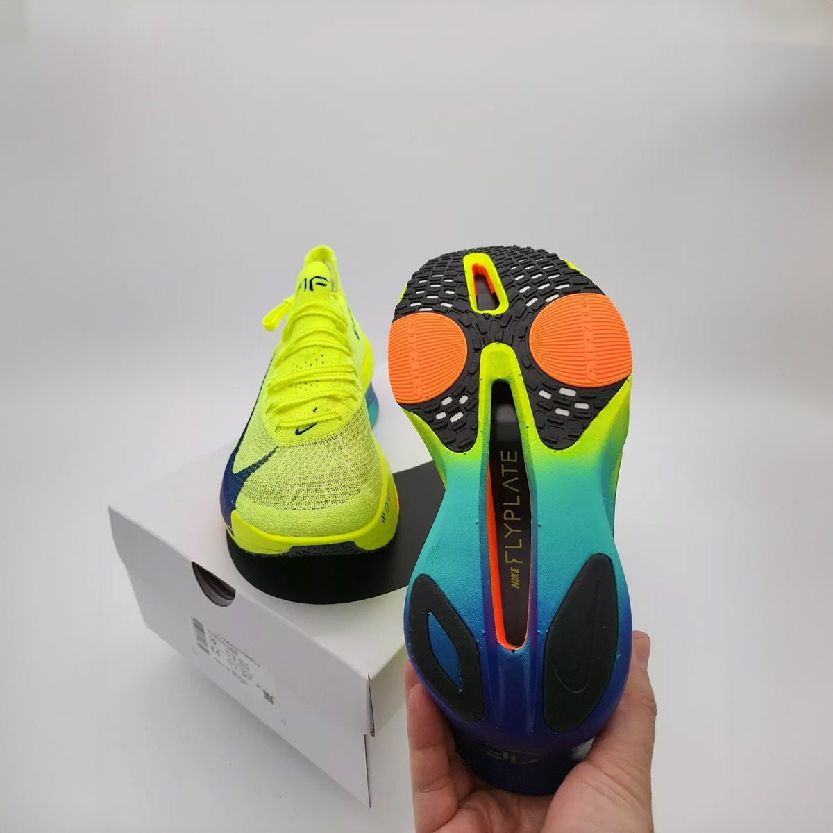 NIKE AIR ZOOMX ALPHAFLY 3 VOLT