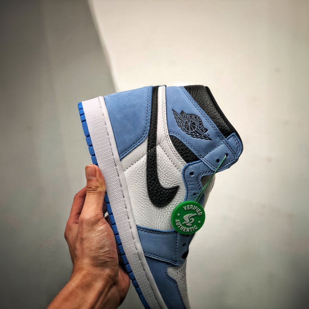 NIKE AIR JORDAN RETRO 1 HIGH UNIVERSITY BLUE BLACK