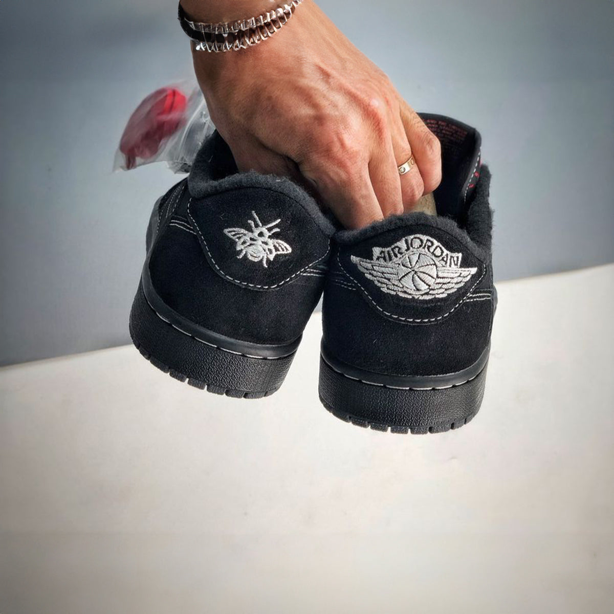 NIKE AIR JORDAN RETRO 1 LOW TRAVIS SCOTT BLACK PHANTOM