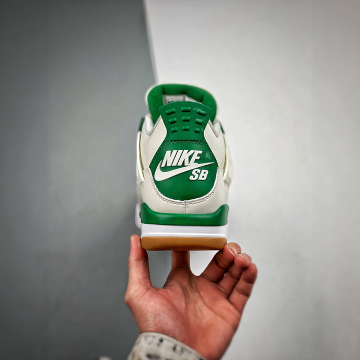 NIKE AIR JORDAN 4 RETRO SB PINE GREEN