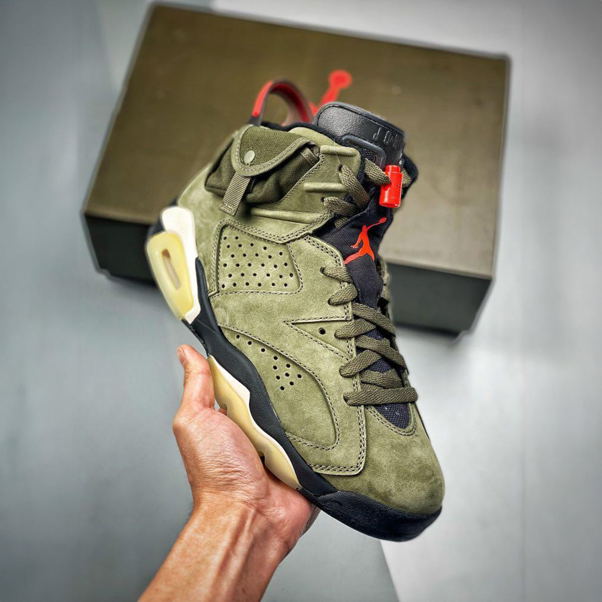 NIKE AIR JORDAN 6 TRAVIS SCOTT OLIVE